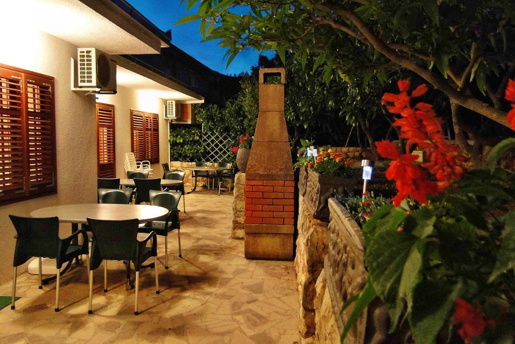 Holiday Home Apartment Tedo Klek Extérieur photo