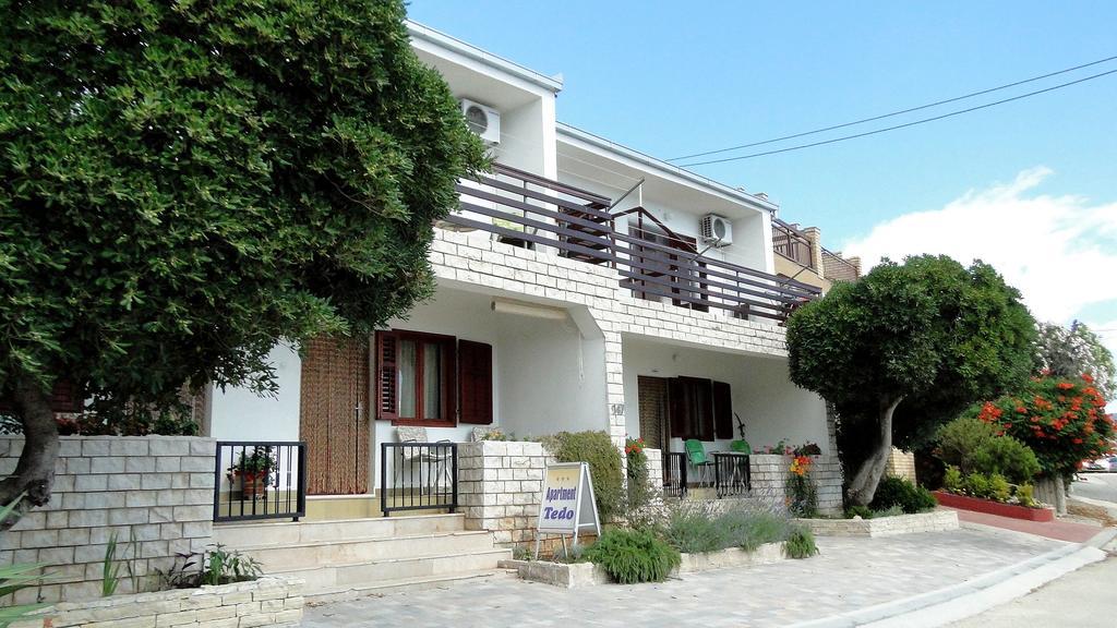 Holiday Home Apartment Tedo Klek Extérieur photo